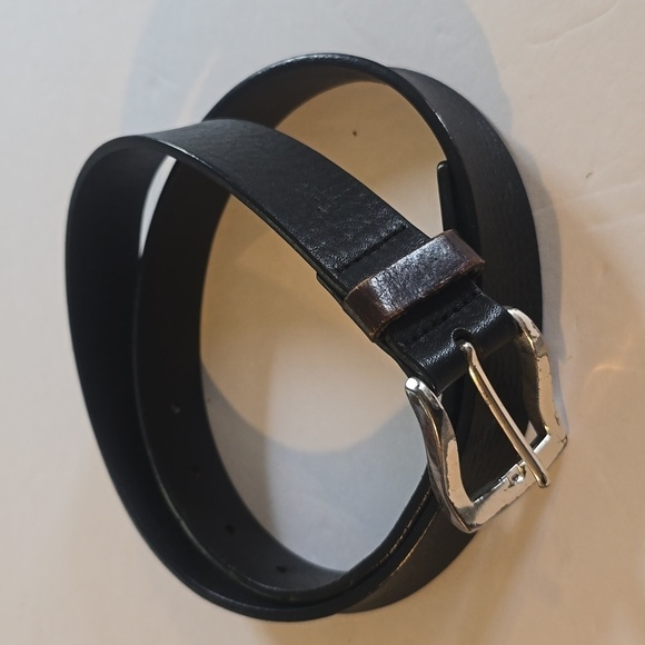 Liz Claiborne Accessories - Liz Claiborne Womens Black leather belt Silver Tone Buckle Vintage Sz.40